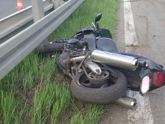 Wypadek śmiertelny z udziałem motocyklisty w Mikołowie. 44-latek zginął po uderzeniu w słup
