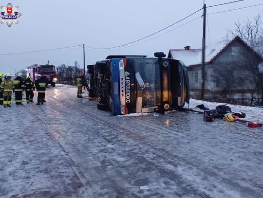 Wypadek ukraińskiego autokaru na Lubelszczyźnie. Pojazdem podróżowało 61 osób, 20 trafiło do szpitala