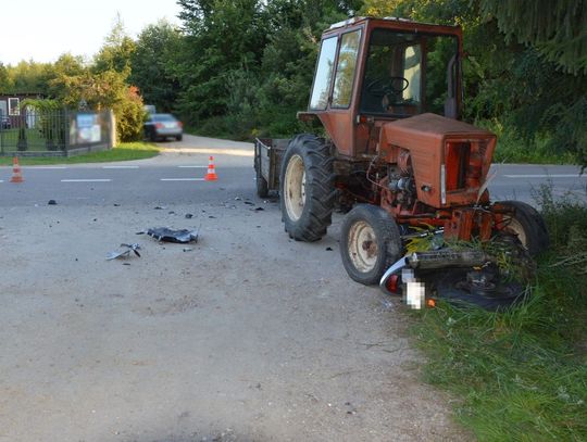 Wypadek z udziałem motocykla i ciągnika rolniczego. Poszkodowany 31-latek został ranny [FOTO]