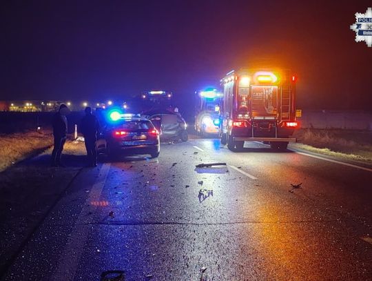 Wyprzedzał na śliskiej drodze, spowodował czołówkę. 34-letni kierowca zginął na miejscu