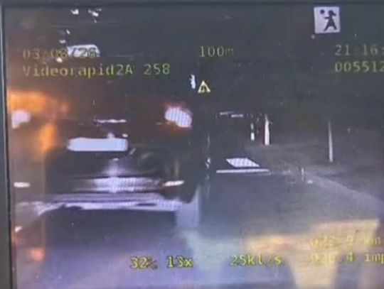 Wyprzedził nieoznakowany radiowóz przed przejściem dla pieszych. Mężczyzna nie przyjął mandatu