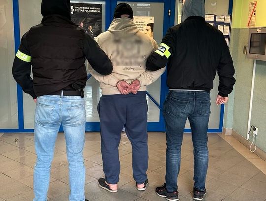 Wytrącił ofierze telefon z ręki. Gdy mężczyzna się schylił, 43-latek wbił mu nóż w plecy