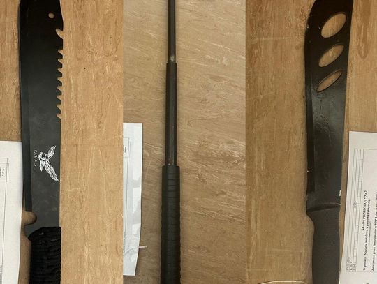 Wzięli maczety i poszli napaść na sklep we własnym miasteczku. Wszystko poszło nie tak i teraz siedzą