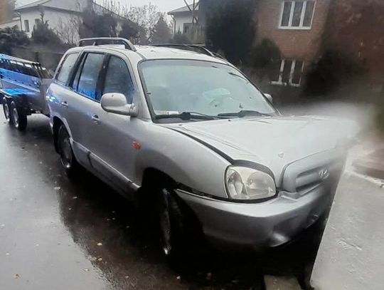 Z dwoma promilami nie zauważył studni. Ranny kierowca terenówki trafił do szpitala