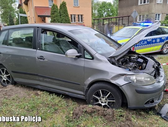 Z sześcioma zakazami prowadzenia uciekał policji, doprowadził do dwóch kolizji i rozbił auto