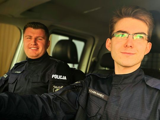 Z trzema promilami chciał grillować w domu. Policjanci uratowali nieprzytomnego mężczyznę