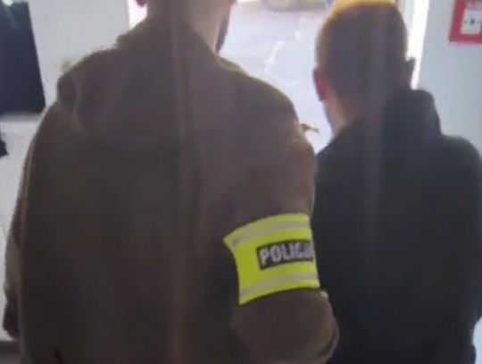 Zaatakował kolegę nożem dźgając go w szyję i plecy. Napastnik wpadł, gdy sam zgłosił się do szpitala