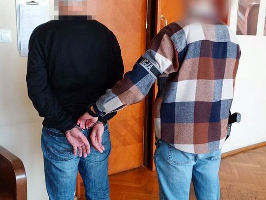 Zaatakował nożem, ofiara broniła się tłuczkiem do mięsa. Obaj mężczyźni wylądowali w szpitalu
