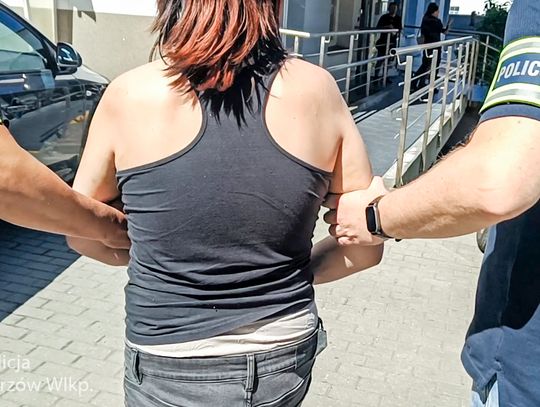 Zaatakowała pielęgniarkę, która udzielała jej pomocy. Kobieta trafiła do szpitala pijana do nieprzytomności