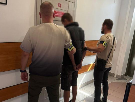 Zaatakowali Ukraińca w parku, pobili go i okradli. Dwaj mężczyźni aresztowani za rozbój