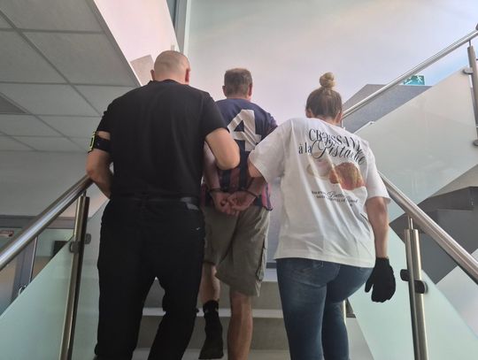 Zaczepili nastolatków i żądali pieniędzy, piwa oraz papierosów. Obaj mężczyźni zatrzymani