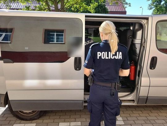 Zadzwonił po policję, bo kazano mu się wyprowadzić. Skończył w więzieniu