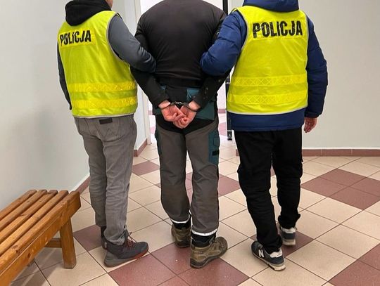 Zamówił zakupy przez aplikację. Po przyjeździe taksówkarza wyciągnął nóż i dokonał rozboju