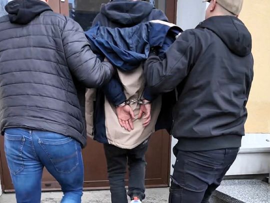 Zaprosił kuzyna na nocleg. Gdy obudził się rano, 25-latek zniknął wraz z jego pieniędzmi