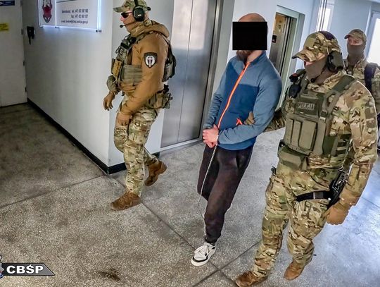 Zapytał, czy kibicuje Wiśle, a potem wbił mu nóż w serce. Morderca zatrzymany 23 lata po zbrodni