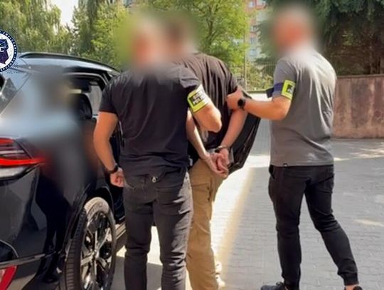 Zarabiali na udostępnianiu narzędzi do cyberataków. Dwóch młodych mężczyzn zatrzymanych