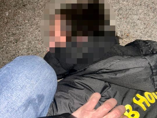 Zasłonił twarz i założył kaptur, ale dzielnicowy i tak poznał po chodzie. 26-latek trafił do więzienia