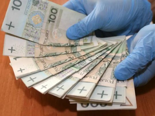 Zatrudniła sprzątaczkę, kobieta w dwa lata ukradła jej 150 tysięcy złotych