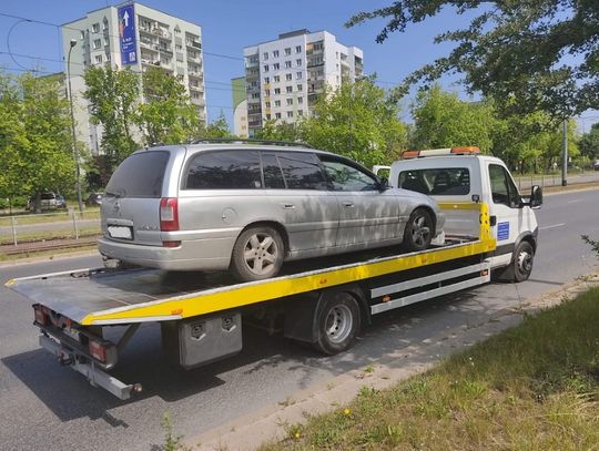 Zatrzymali go, bo jechał bez pasów. Okazało się, że ma 5 zakazów, w tym 3 dożywotnie