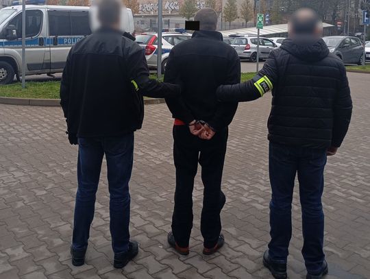Zatrzymany ostatni ze sprawców brutalnego rozboju. Uwięziony mężczyzna wyskoczył z drugiego piętra