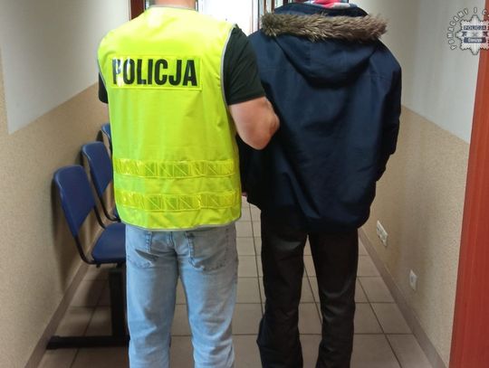 Zatrzymany sprawca zuchwałej kradzieży pierścionka. Łup próbował ukryć w majtkach