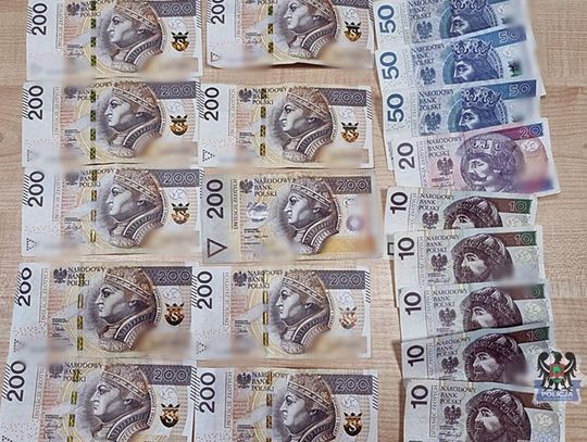 Zaufała sąsiadowi i dała kartę, żeby kupił rzeczy potrzebne na remont. Mężczyzna wyczyścił jej konto