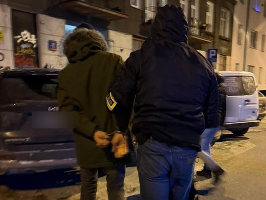 Zbrojna grupa, narkotyki i korupcja. Robert Sz. zatrzymany przez "łowców głów" po 4 latach ucieczki