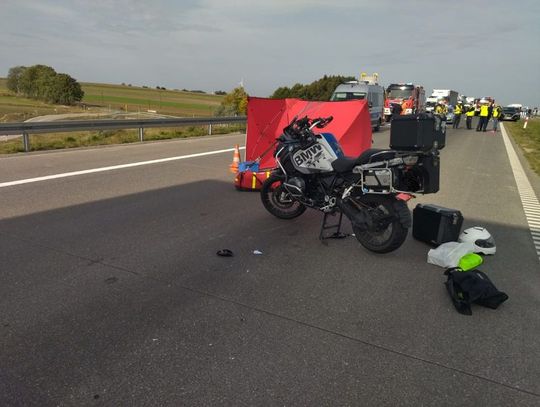 Zderzenie dostawczaka i motocykla na autostradzie A1. 39-letni motocyklista zginął na miejscu