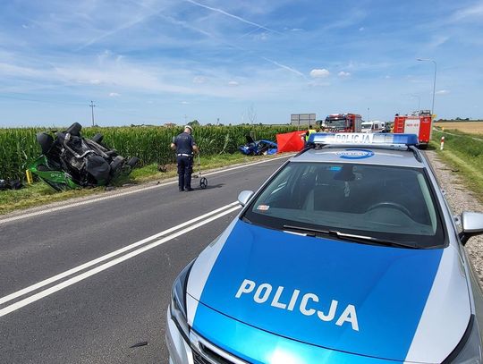 Zderzenie osobówki i busa z sześcioma osobami. W wypadku zginęła kierująca Volkswagenem