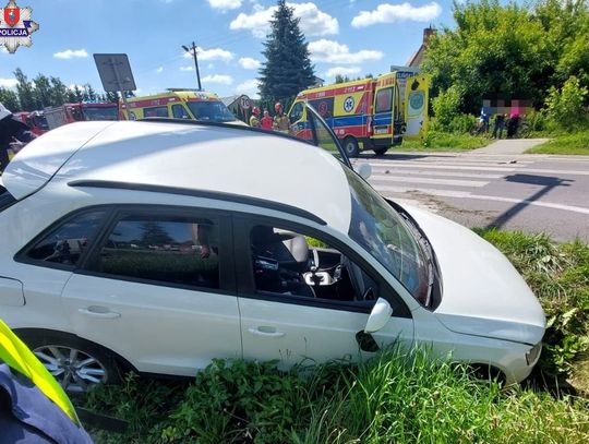 Zderzenie samochodu osobowego z ambulansem na sygnale. Cztery osoby zostały poszkodowane [FOTO]