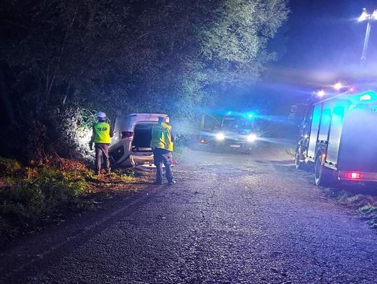 Zepchnął auto z drogi, po dachowaniu zastrzelił kierowcę. Policja szuka mordercy i prosi o pomoc