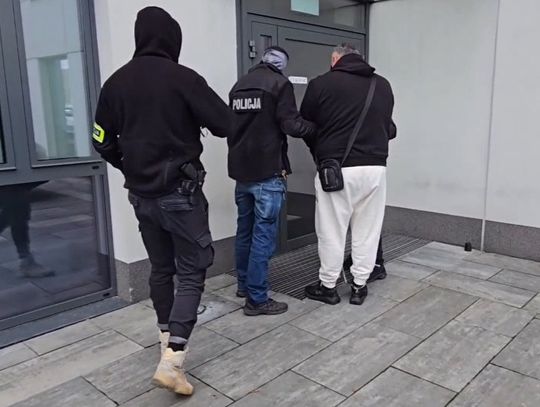 Zerwał kontakty z rodziną i znajomymi. Policjanci zatrzymali ściganego pięcioma listami gończymi
