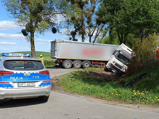 Zignorował "STOP" i wjechał przed ciężarówkę. 39-letni kierowca zginął na miejscu