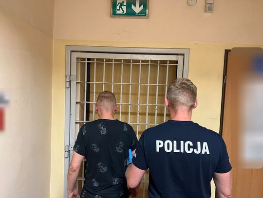 Złapani na kradzieży alkoholu ukrywali w mieszkaniach poszukiwanych. Jeden kolegę, drugi 16-latkę