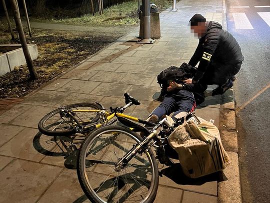 Złodziej grasował pod osłoną nocy. Włamywał się do aut i rabował wszystko, co miało jakąś wartość Złodziej grasował pod osłoną nocy. Włamywał się do aut i rabował wszystko, co miało jakąś wartość