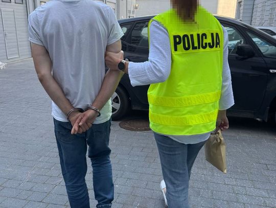 Złodziej przyłapany na kradzieży torebki próbował ściemniać, że to program telewizyjny, a on testuje reakcje ludzi