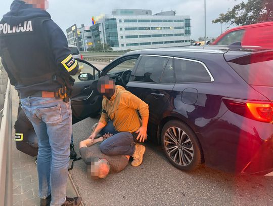 Złodziej wpadł dzień po kradzieży auta. Miał 5 listów gończych i zakaz prowadzenia