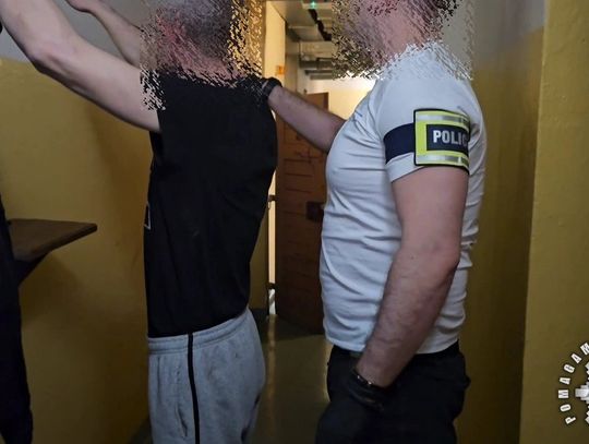 Złodziej złapany na gorącym uczynku w piwnicy twierdził, że tylko chciał się napić kompotu