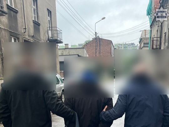 Zmieniał wygląd i miejscówki, ale w końcu go namierzyli. "Łowcy głów" zatrzymali ściganego Adama B.