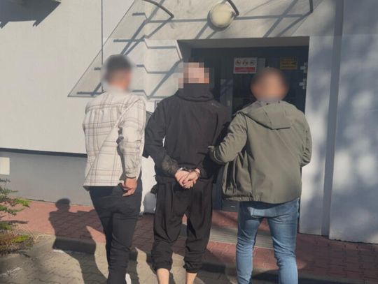 Znalazł sposób na „darmowe” telefony. Wyłudzał drogi sprzęt, odsyłając bezwartościowe przedmioty