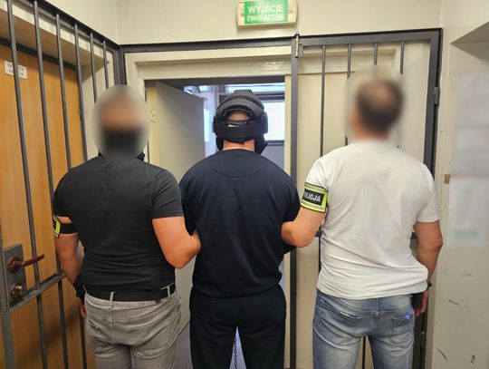 Znalazł w mieszkaniu zwłoki swojej matki. Kobieta zginęła z rąk jej 30-letniego wnuka