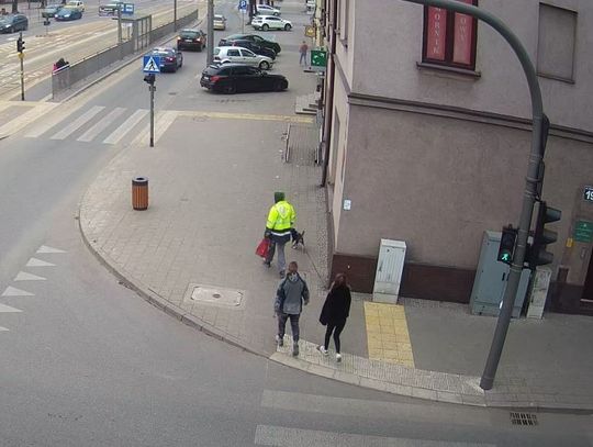 Znaleźli pieniądze na ulicy i je sobie zabrali. Staną za to przed sądem