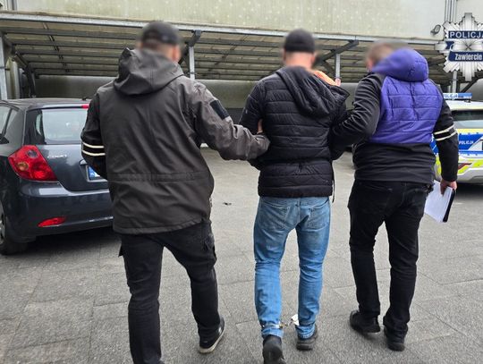 Znęcał się nad rodziną i terroryzował sąsiadów. 27-latek przebił opony w 18 samochodach