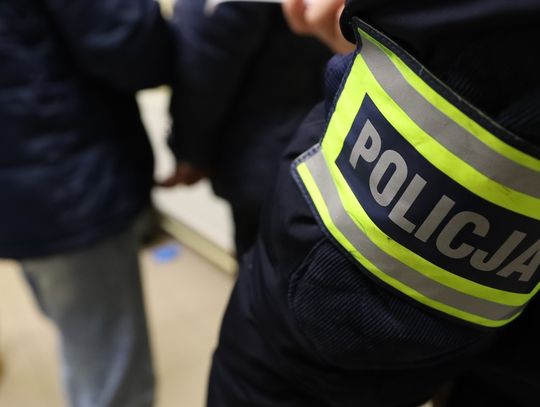 Znęcał się nad żoną, grożąc, że zabije ją, siebie i dzieci. Domowy oprawca trafił do aresztu