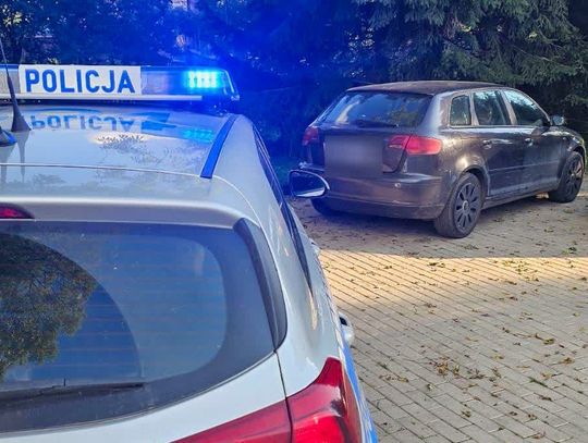 Zobaczył radiowóz i nagle zjechał na parking. Kierowca audi sam ściągnął na siebie uwagę policjantów