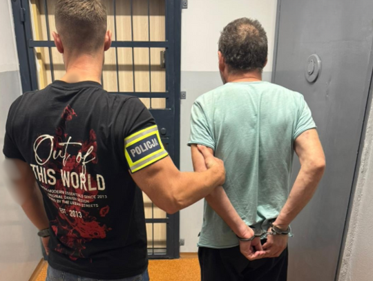 Zobaczył, że sąsiad goni kota i go okradł. Zniknęła torba z zakupami oraz portfel z dokumentami