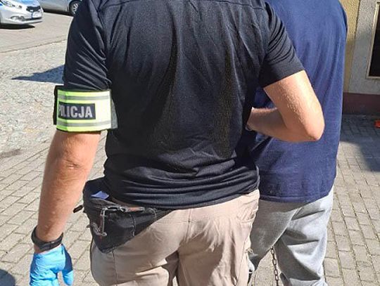 Zostawił kurtkę na włamie do weterynarza i to go zgubiło. Wpadł po serii włamań do sklepów i lokali usługowych