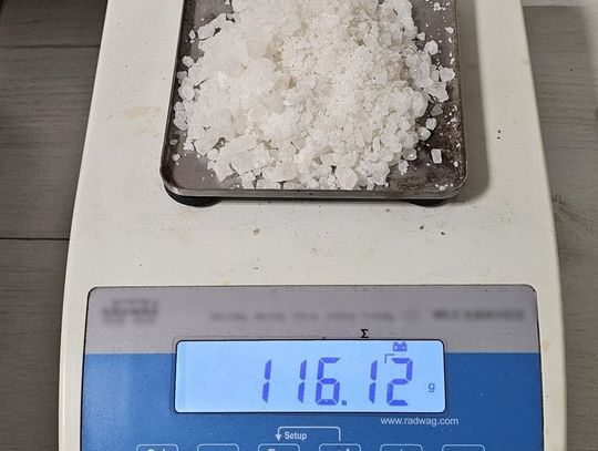 Zrobił awanturę w restauracji, po czym zgubił woreczek z narkotykami. 31-latek usłyszał zarzuty