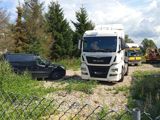 Zuchwała kradzież w zakładach mięsnych. Złodzieje wynajęli ciężarówkę i wywieźli 18 ton wyrobów