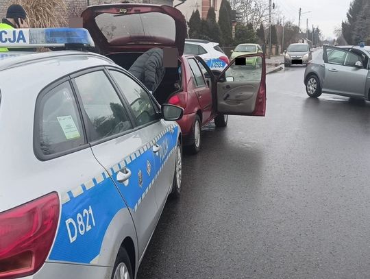 Zuchwały skok na sklep i obława przez dwa powiaty. Złodziej kasy fiskalnej w rękach policji